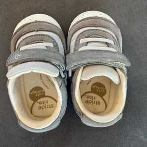 Toddler soft sole stride rite sneakers